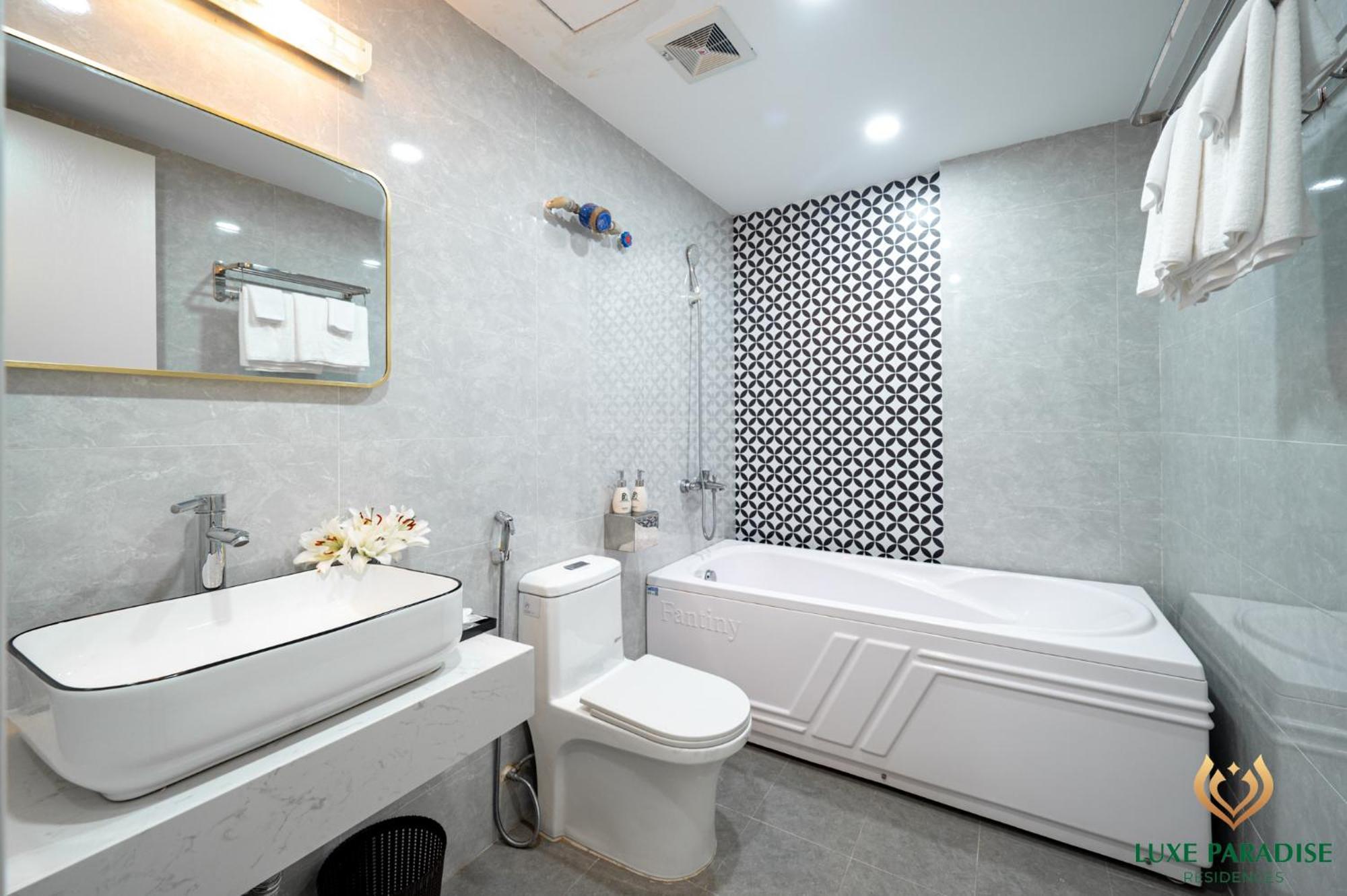 Luxe Paradise Residence 76 To Ngoc Van Hanoi Eksteriør billede