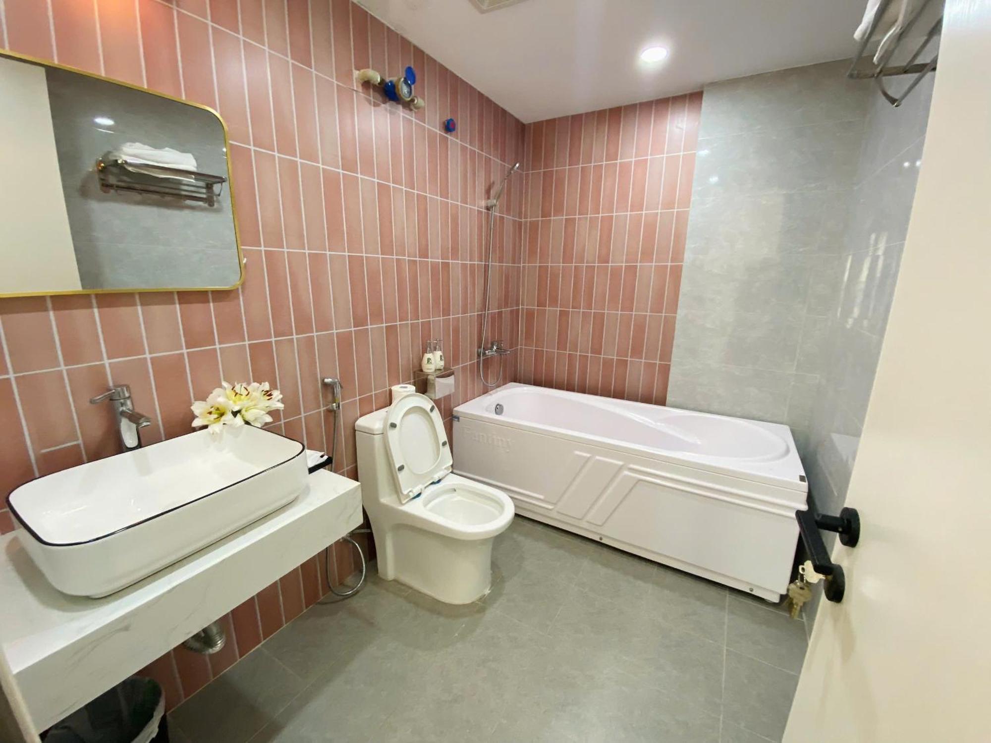 Luxe Paradise Residence 76 To Ngoc Van Hanoi Eksteriør billede